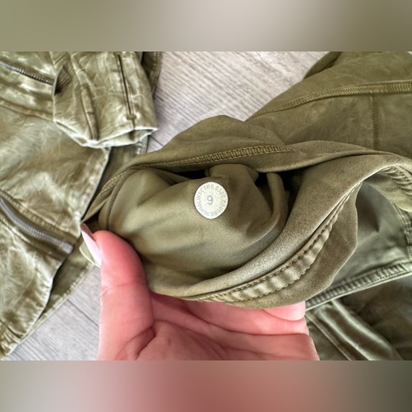 lululemon athletica Khaki Utility Jacket and leggings ✨ - Picture 8 of 13